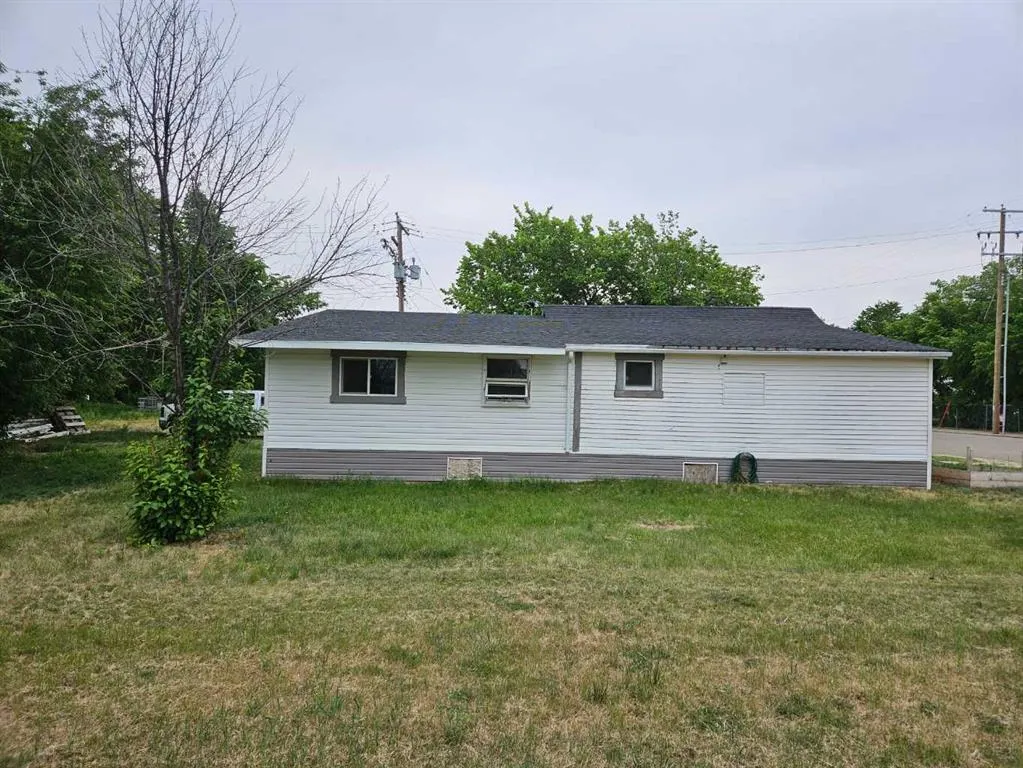 101 3 Avenue W