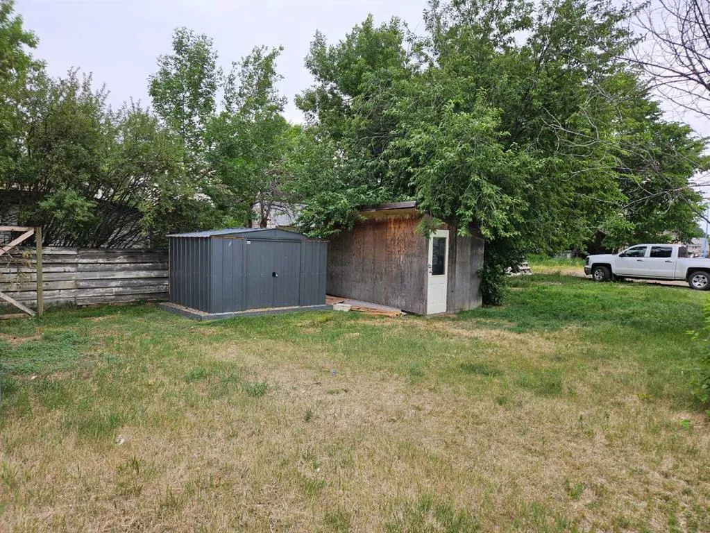 101 3 Avenue W