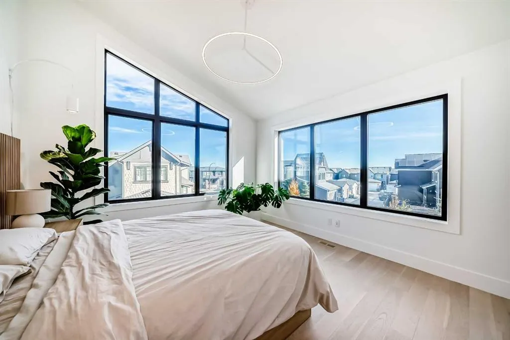 26 Treeline Common SW