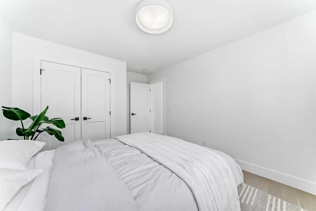 26 Treeline Common SW