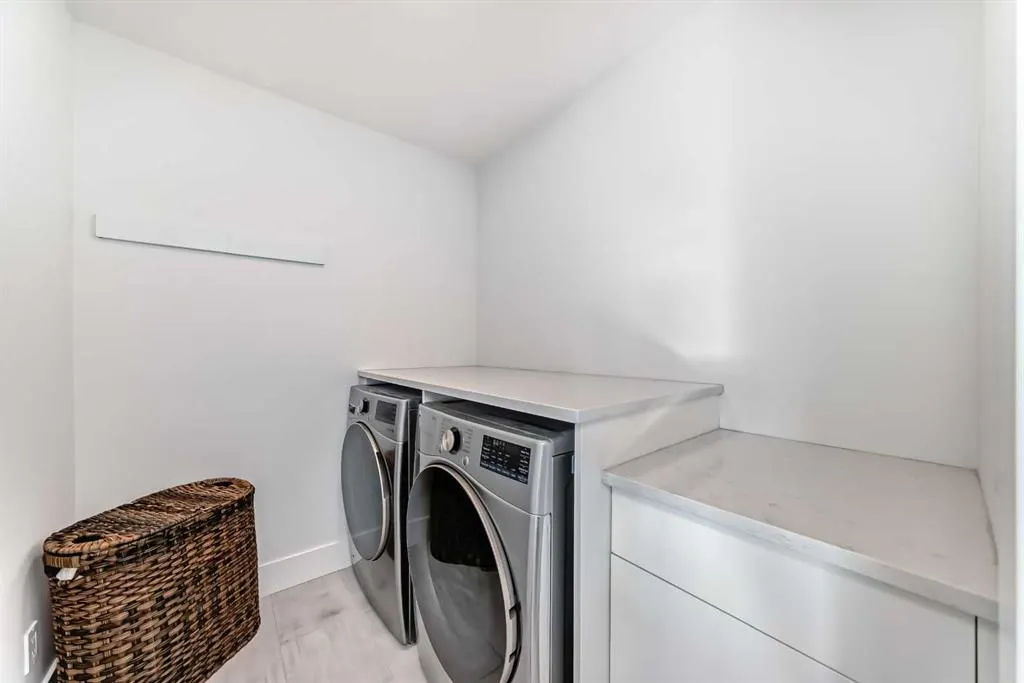 26 Treeline Common SW