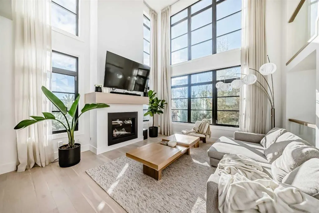 26 Treeline Common SW