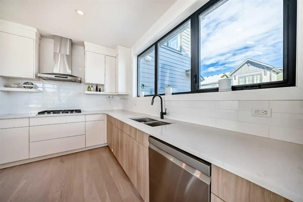 26 Treeline Common SW