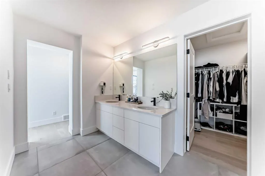 26 Treeline Common SW