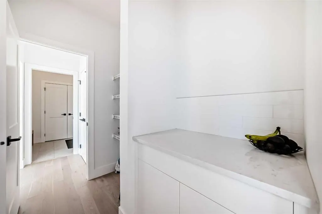 26 Treeline Common SW