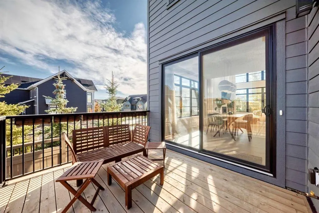 26 Treeline Common SW