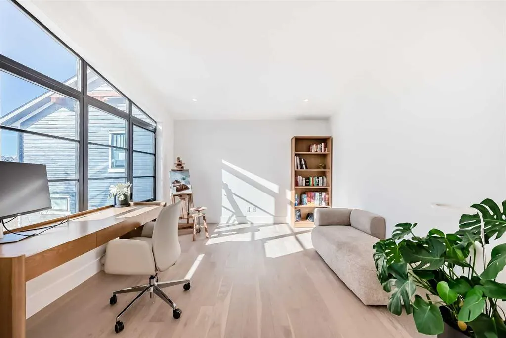 26 Treeline Common SW