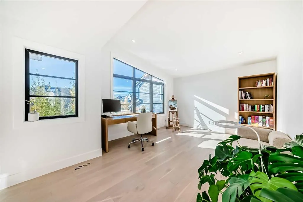 26 Treeline Common SW