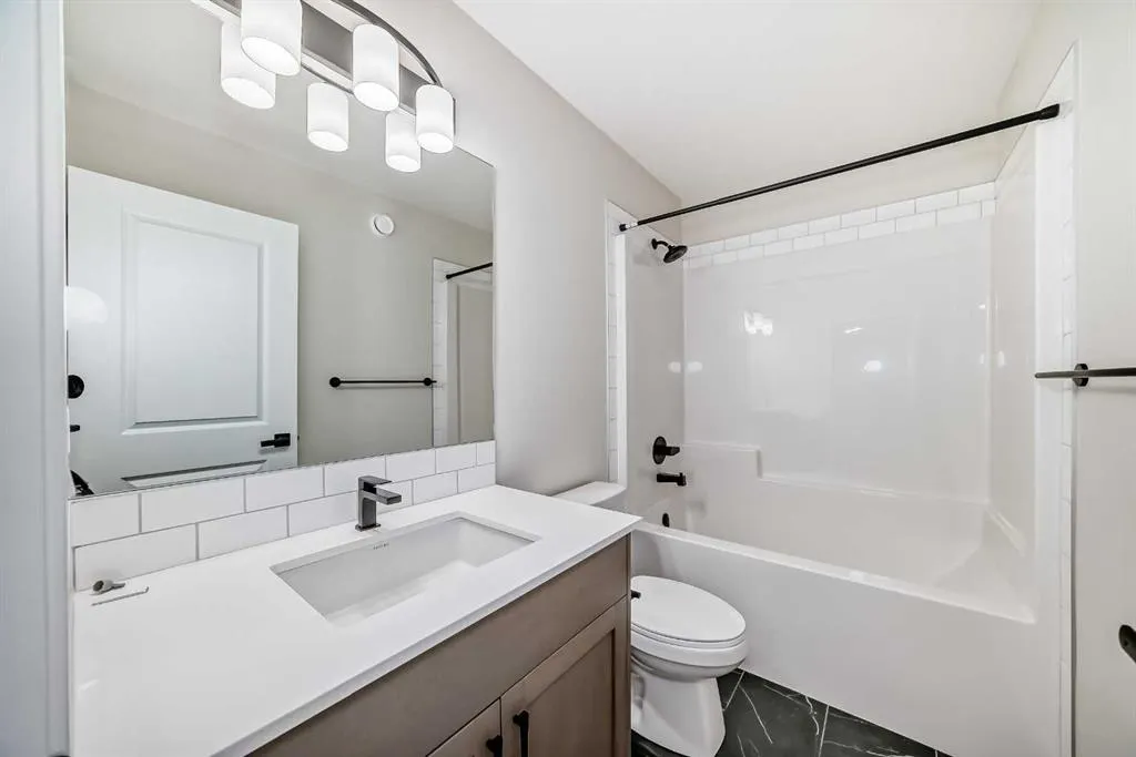 105 Corner Glen Green NE