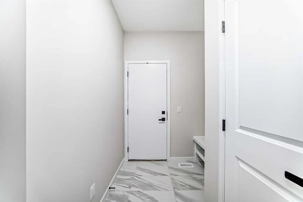 105 Corner Glen Green NE