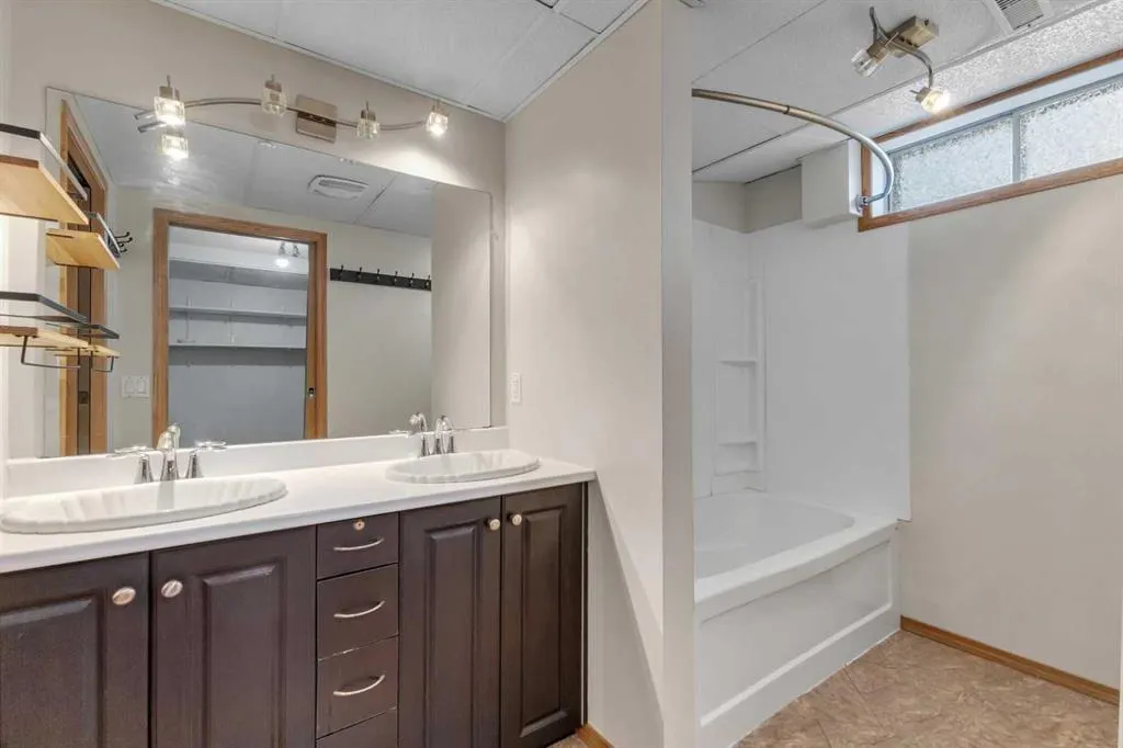 119 Whitestone Crescent NE