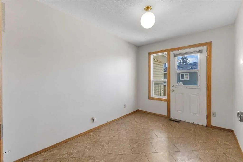 119 Whitestone Crescent NE