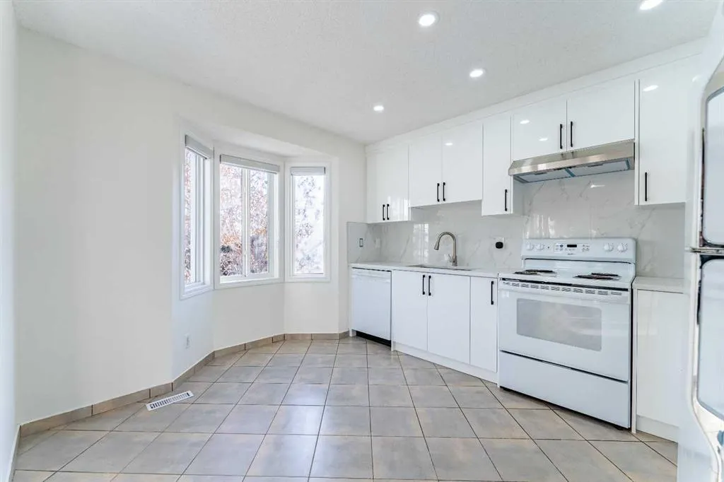 121 Eversyde Point SW