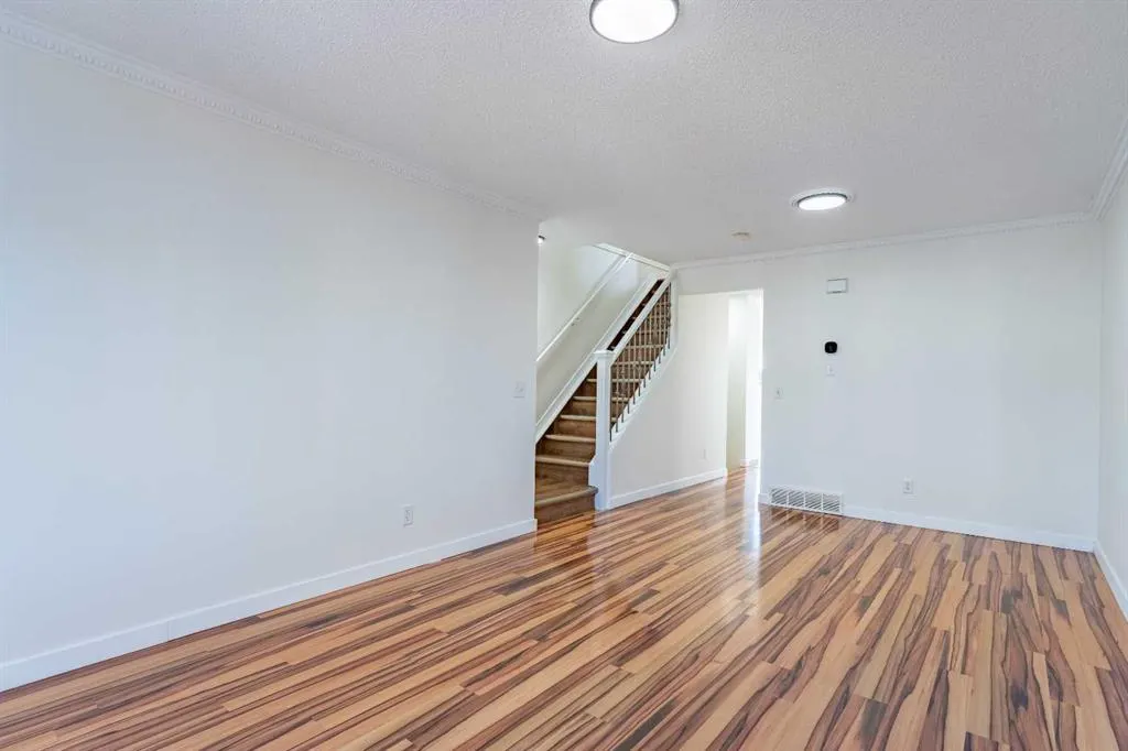 121 Eversyde Point SW