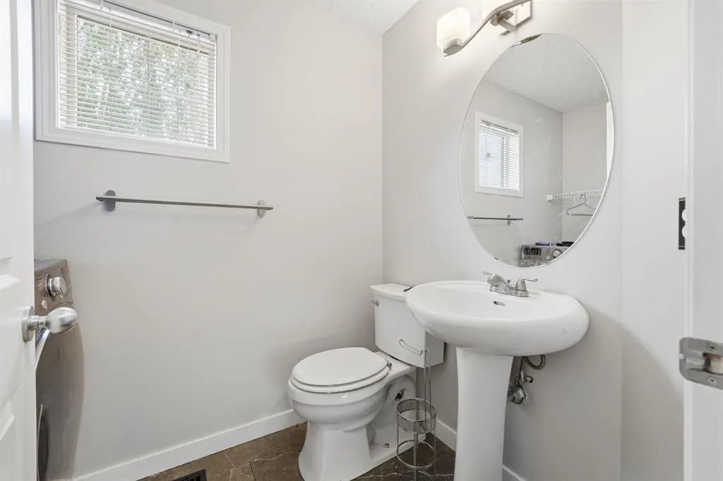 168 Copperfield Court SE