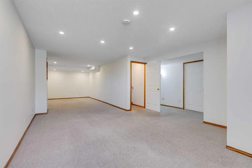 319 Douglas Glen Boulevard SE