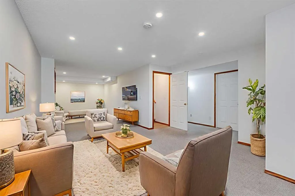 319 Douglas Glen Boulevard SE