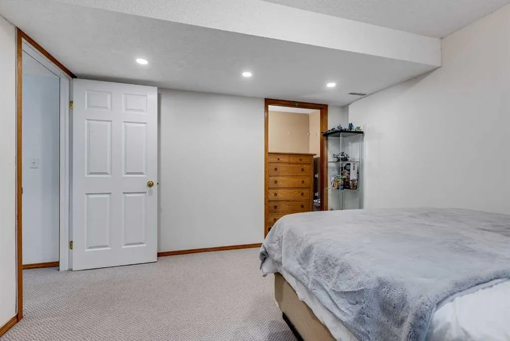 319 Douglas Glen Boulevard SE