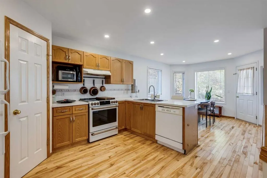 319 Douglas Glen Boulevard SE