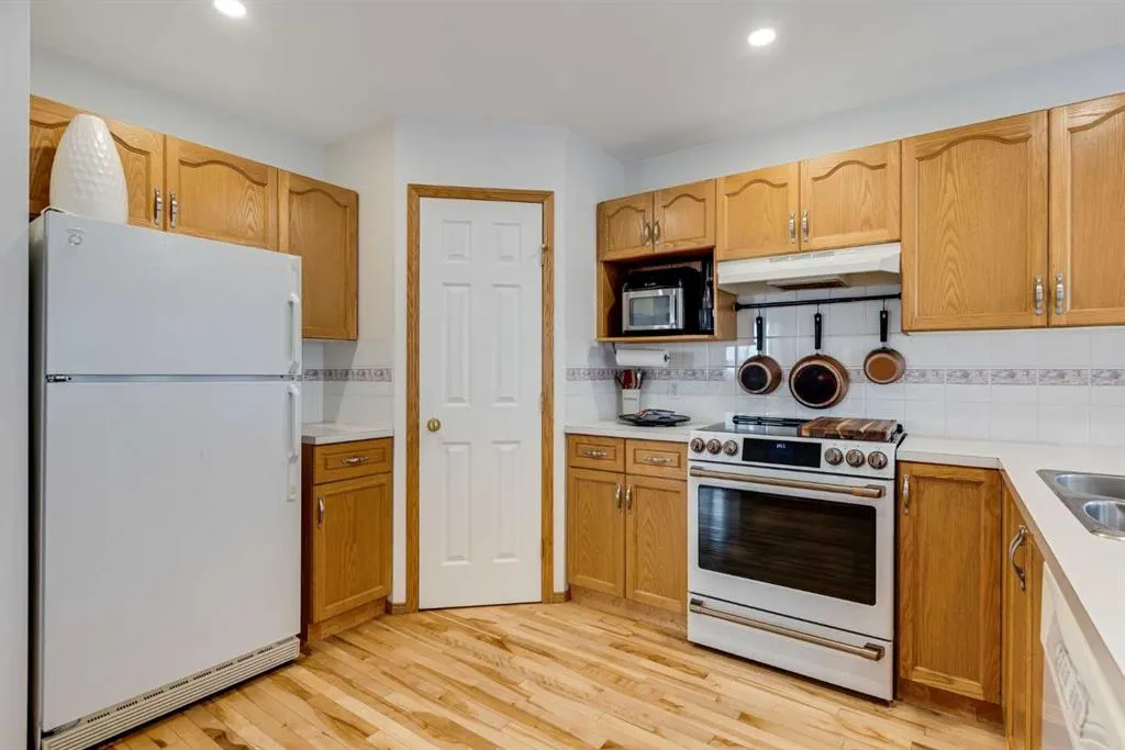 319 Douglas Glen Boulevard SE