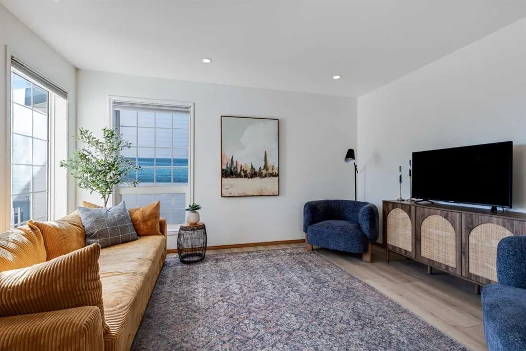 319 Douglas Glen Boulevard SE