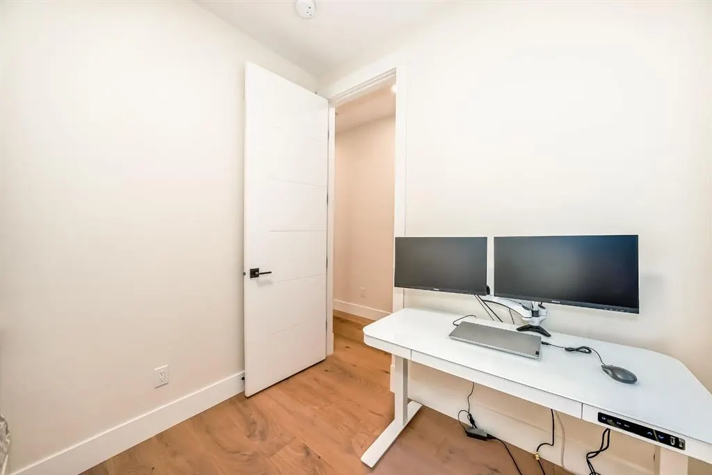 76 ROCK LAKE View NW