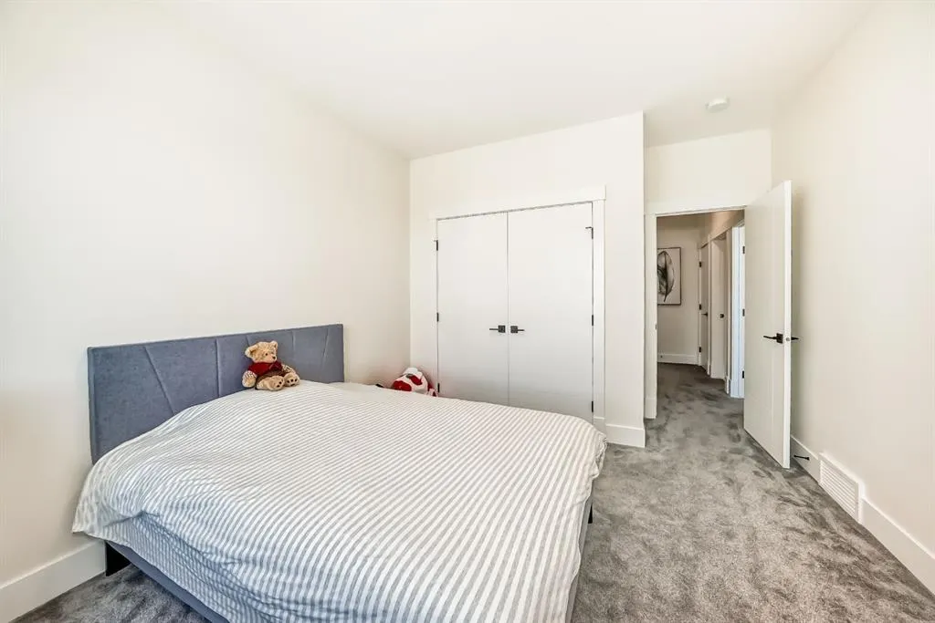 76 ROCK LAKE View NW