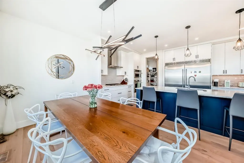 76 ROCK LAKE View NW