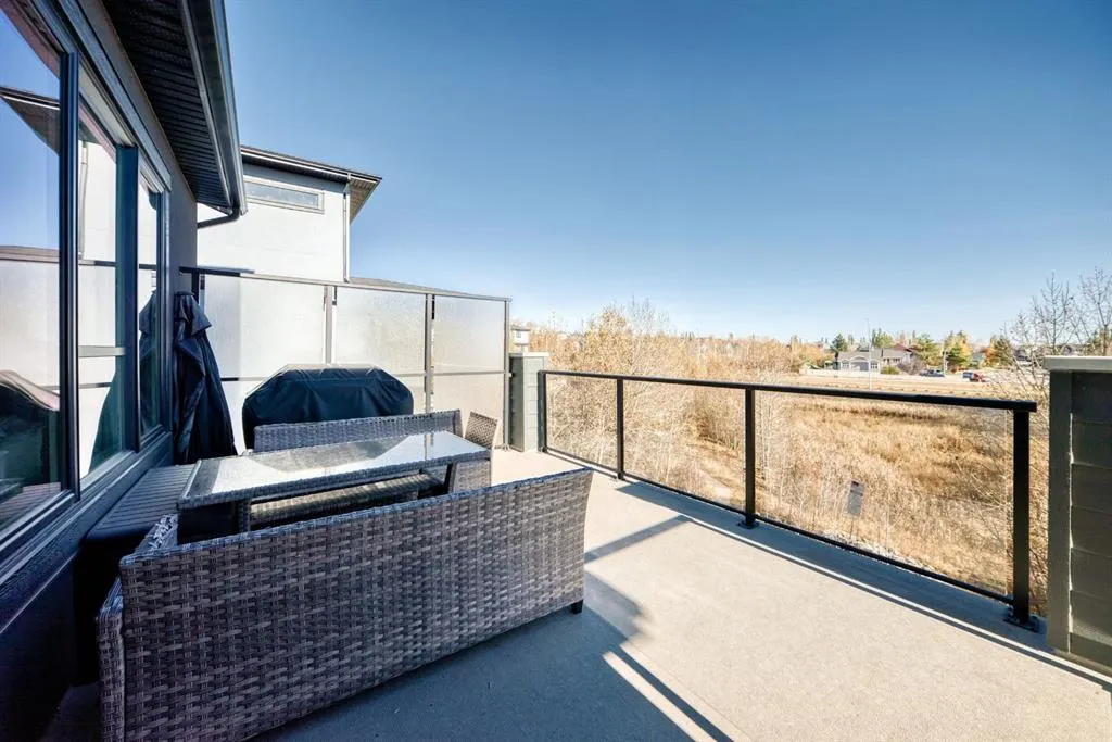 76 ROCK LAKE View NW