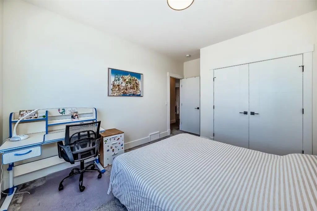 76 ROCK LAKE View NW