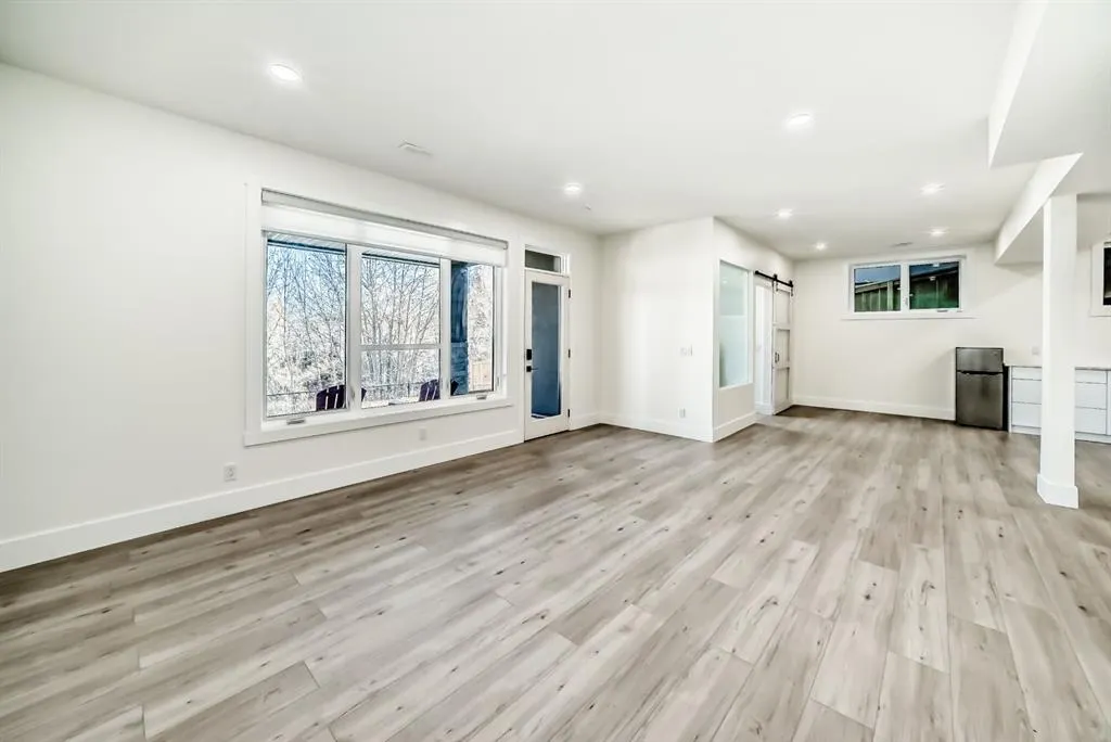 76 ROCK LAKE View NW