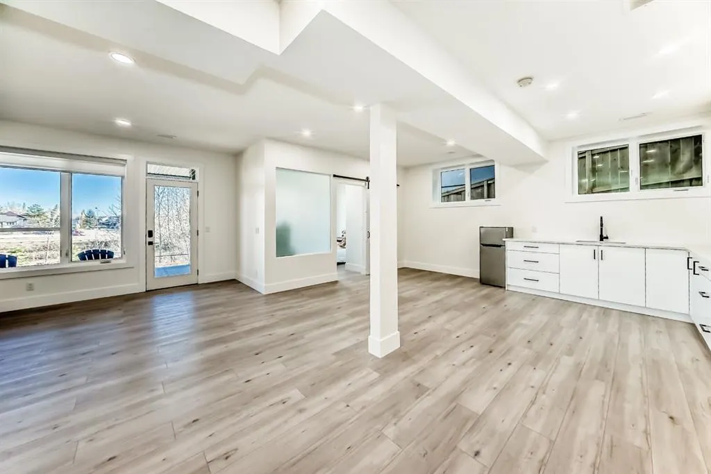 76 ROCK LAKE View NW