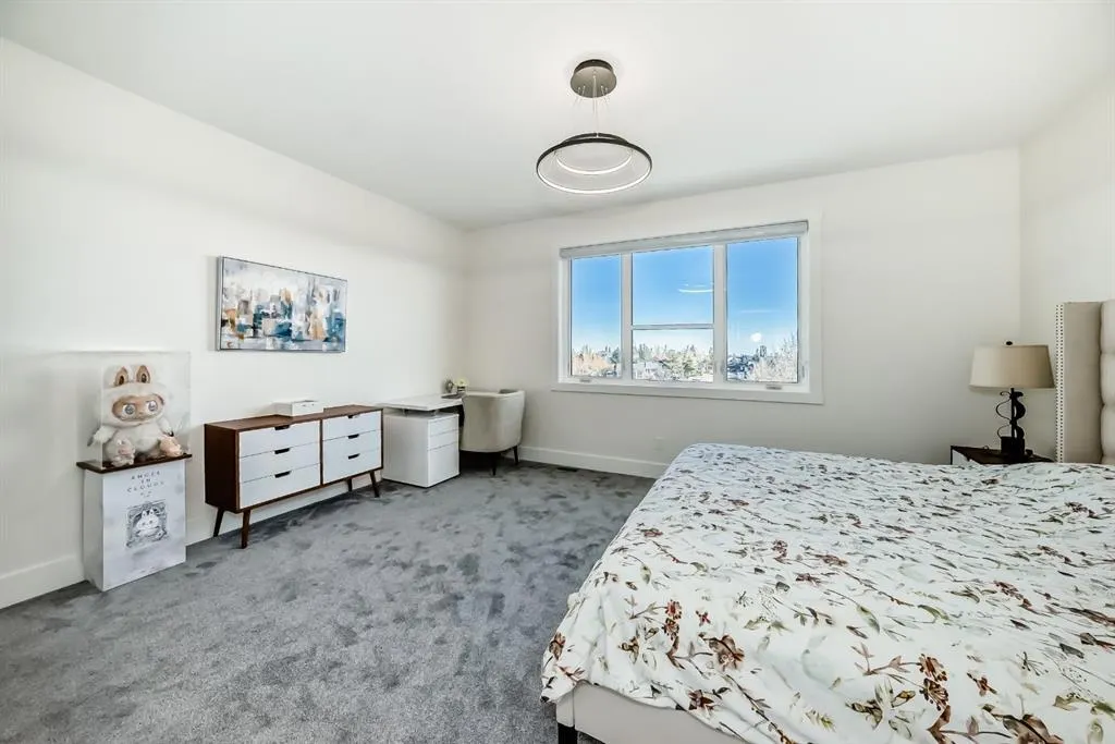 76 ROCK LAKE View NW