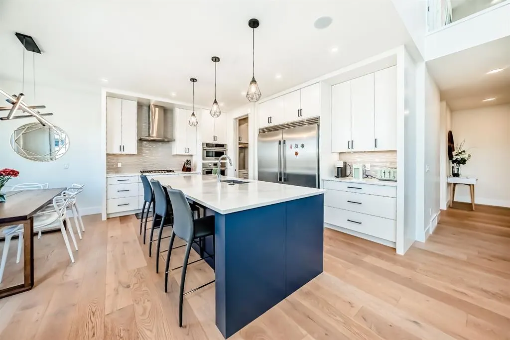 76 ROCK LAKE View NW