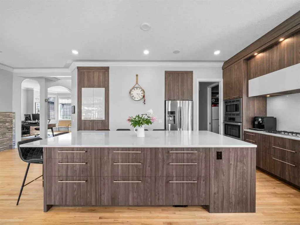 210 Evergreen Mews SW