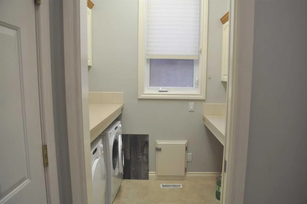 210 Evergreen Mews SW