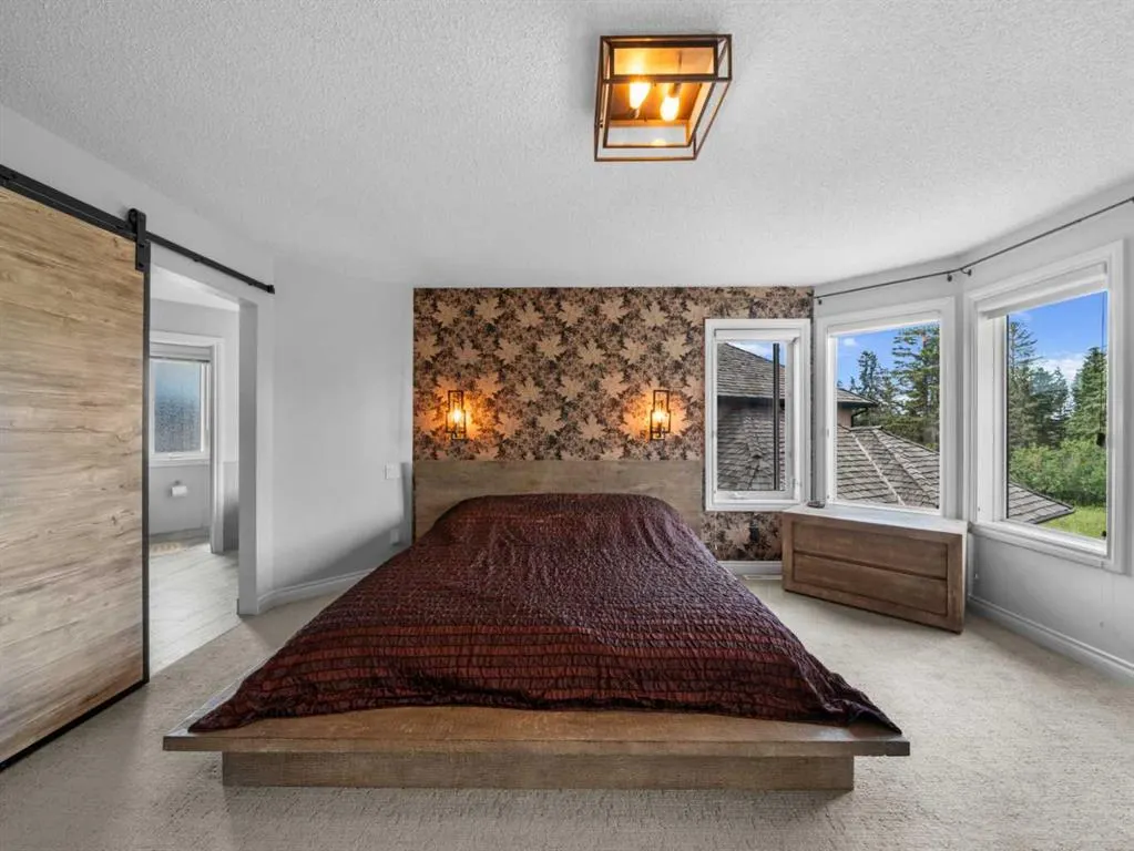 210 Evergreen Mews SW