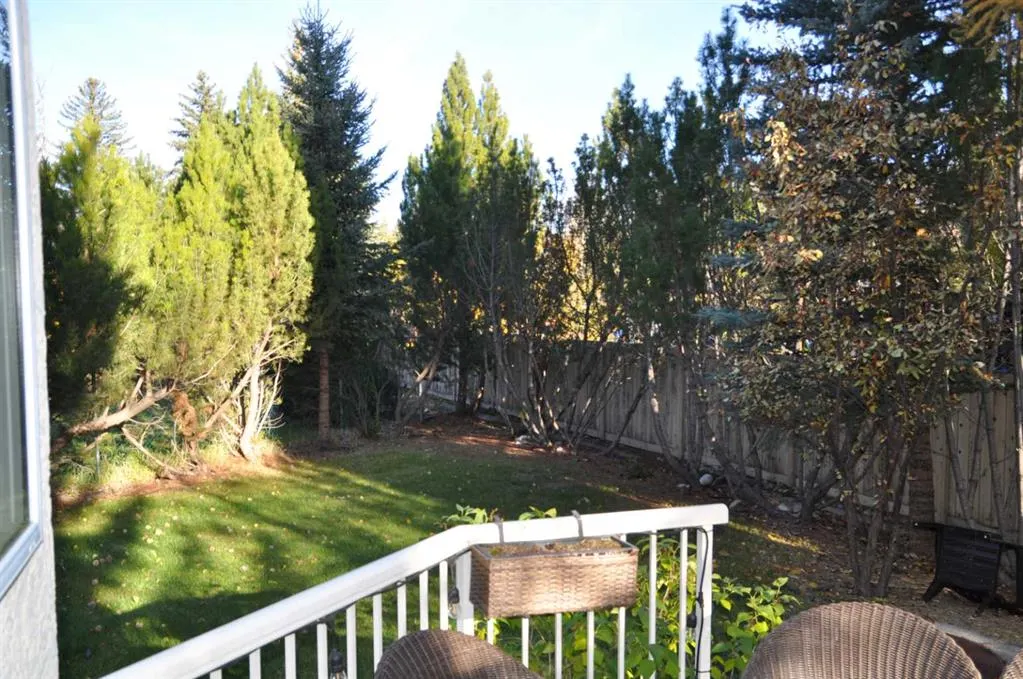 210 Evergreen Mews SW