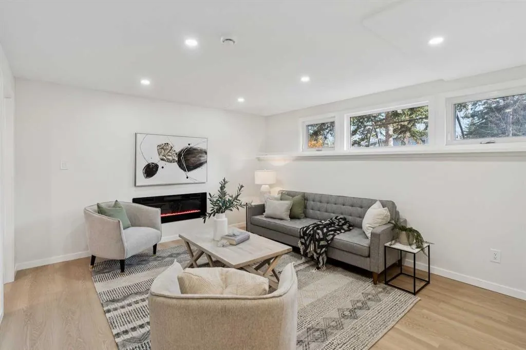 9607 Oakhill Drive SW