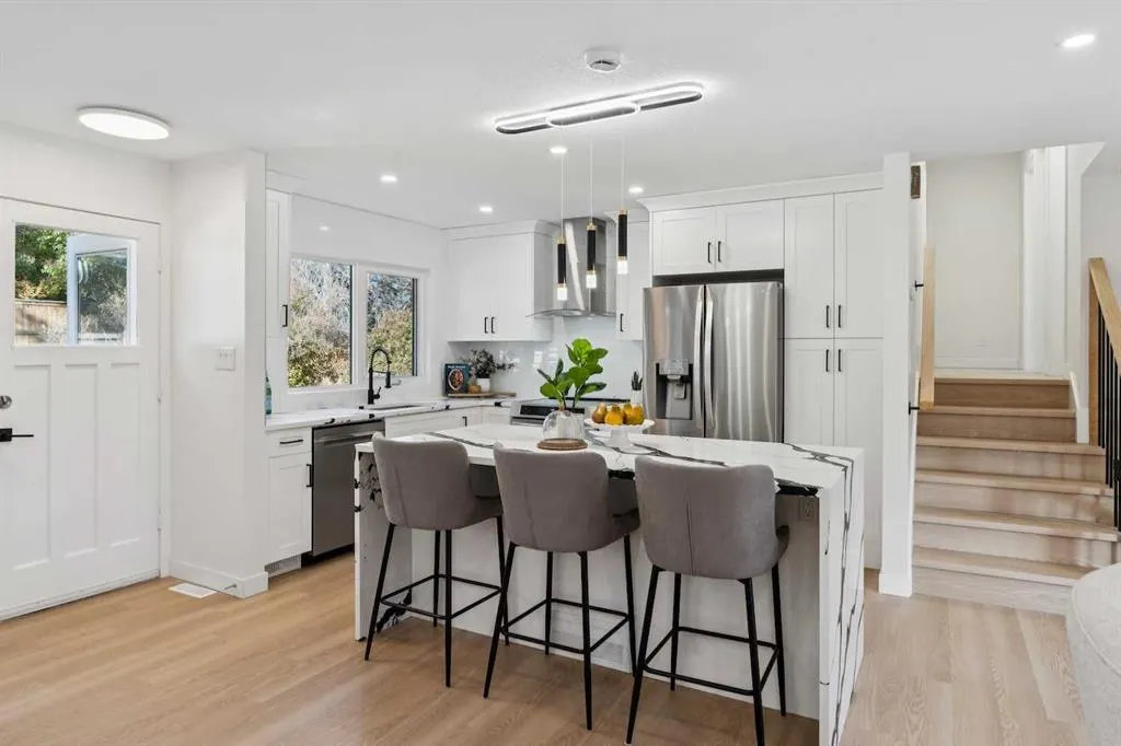 9607 Oakhill Drive SW