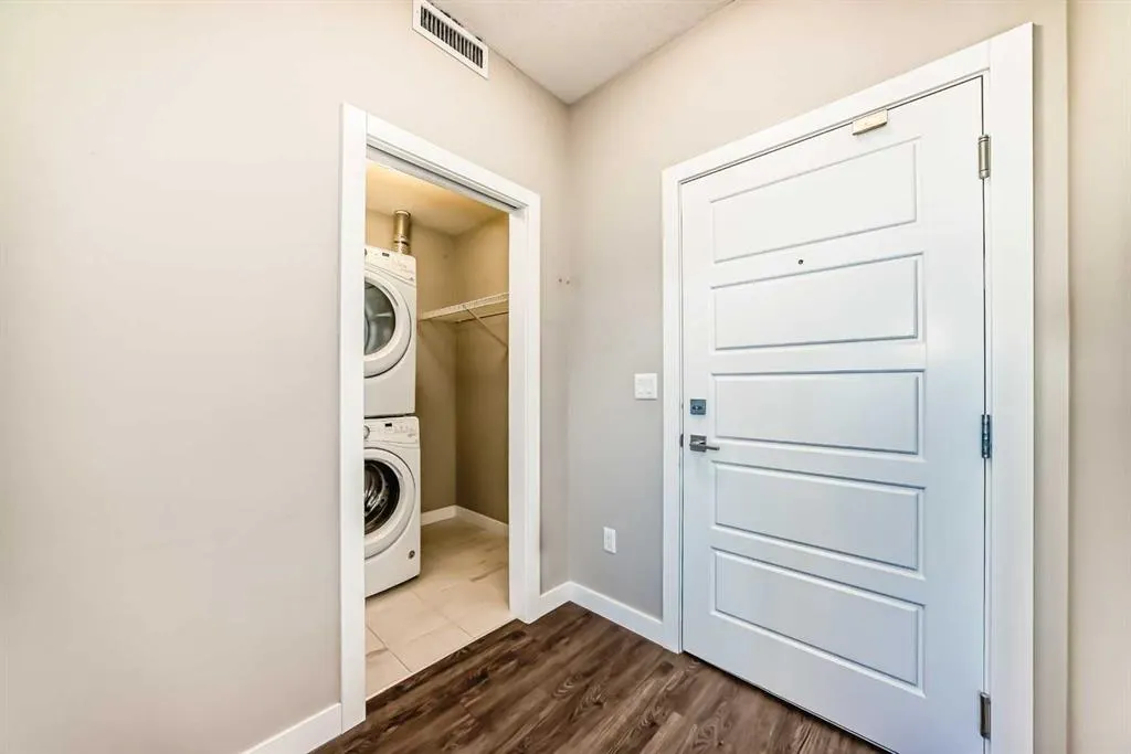 150 Auburn Meadows Manor SE, ##305