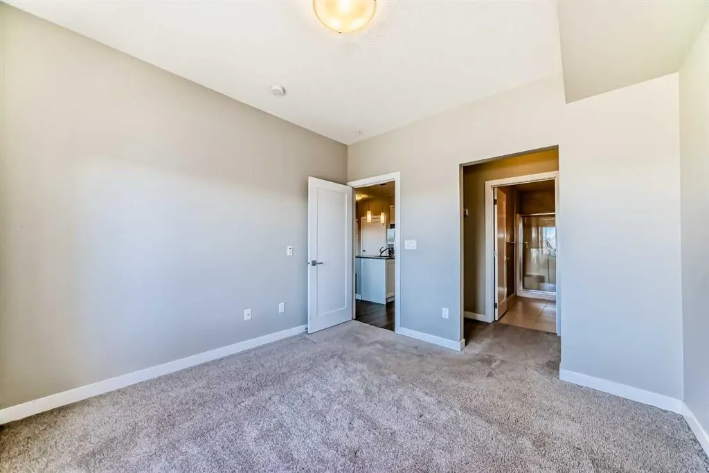 150 Auburn Meadows Manor SE, ##305