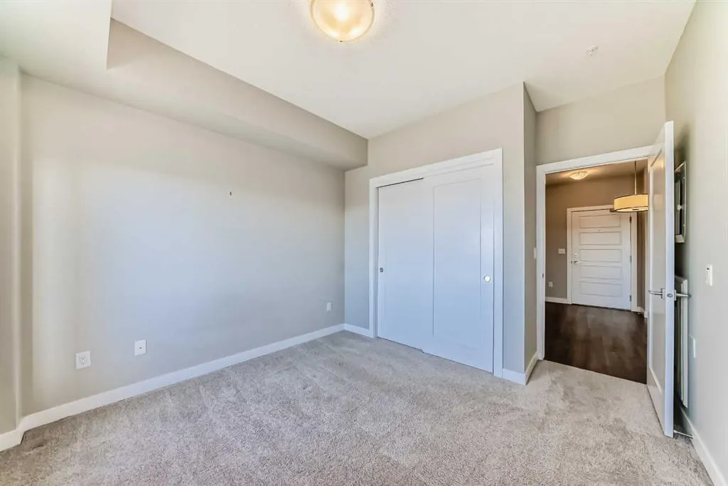 150 Auburn Meadows Manor SE, ##305