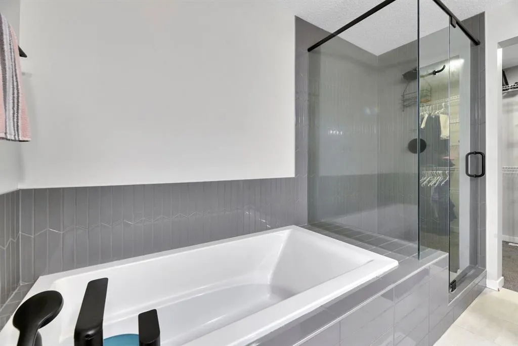 15 Creekside Grove SW