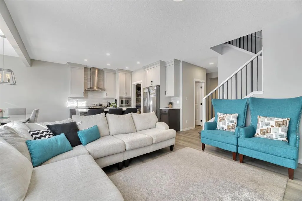 15 Creekside Grove SW