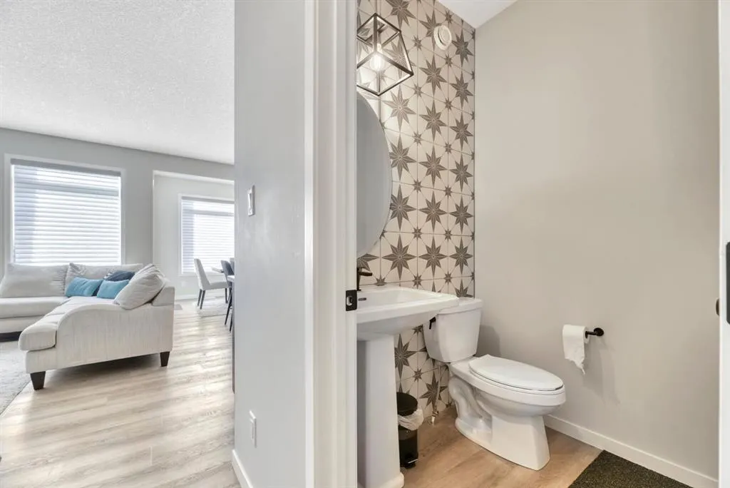 15 Creekside Grove SW