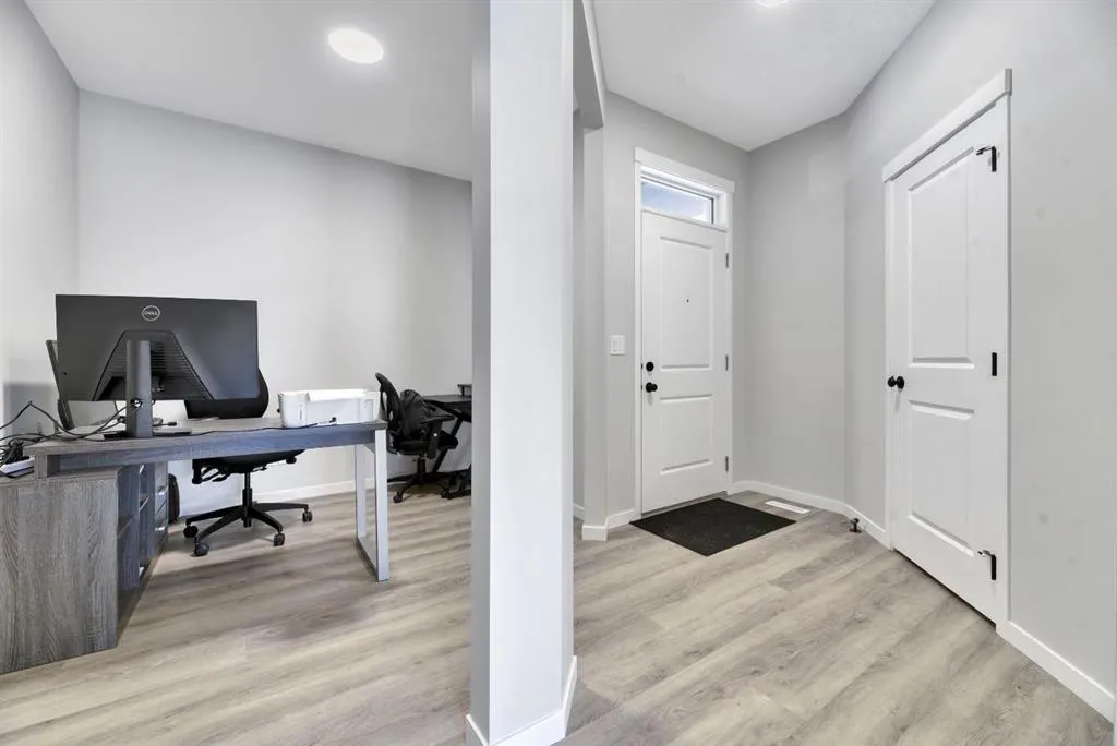 15 Creekside Grove SW