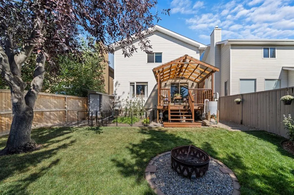 158 River Rock Crescent SE