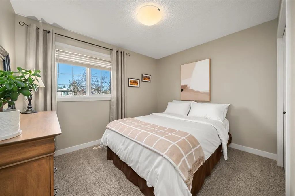 158 River Rock Crescent SE