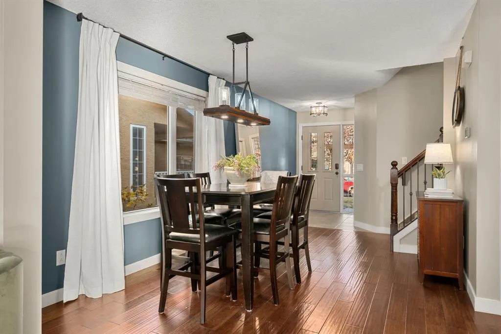 158 River Rock Crescent SE